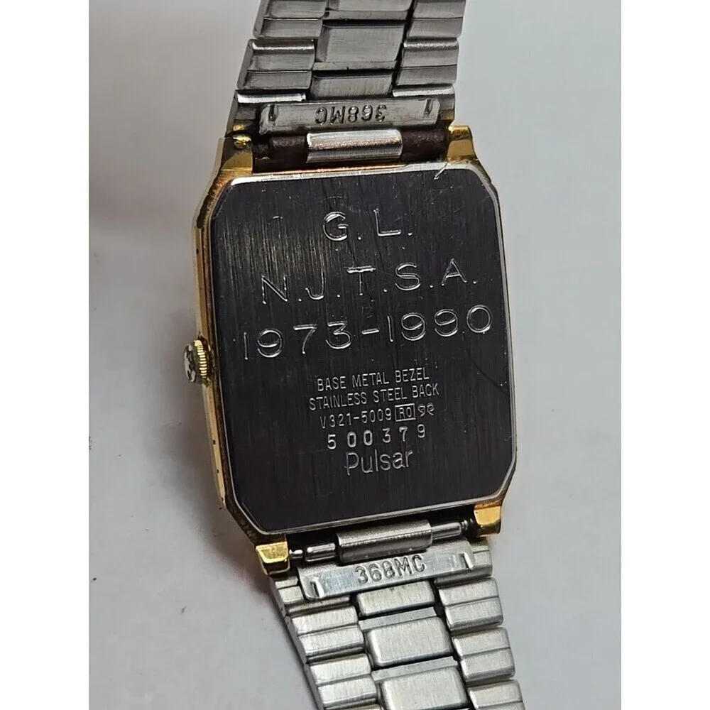 Vintage Pulsar by Seiko V321-5009 Gold Tone Tank Quartz Mens Watch New Battery